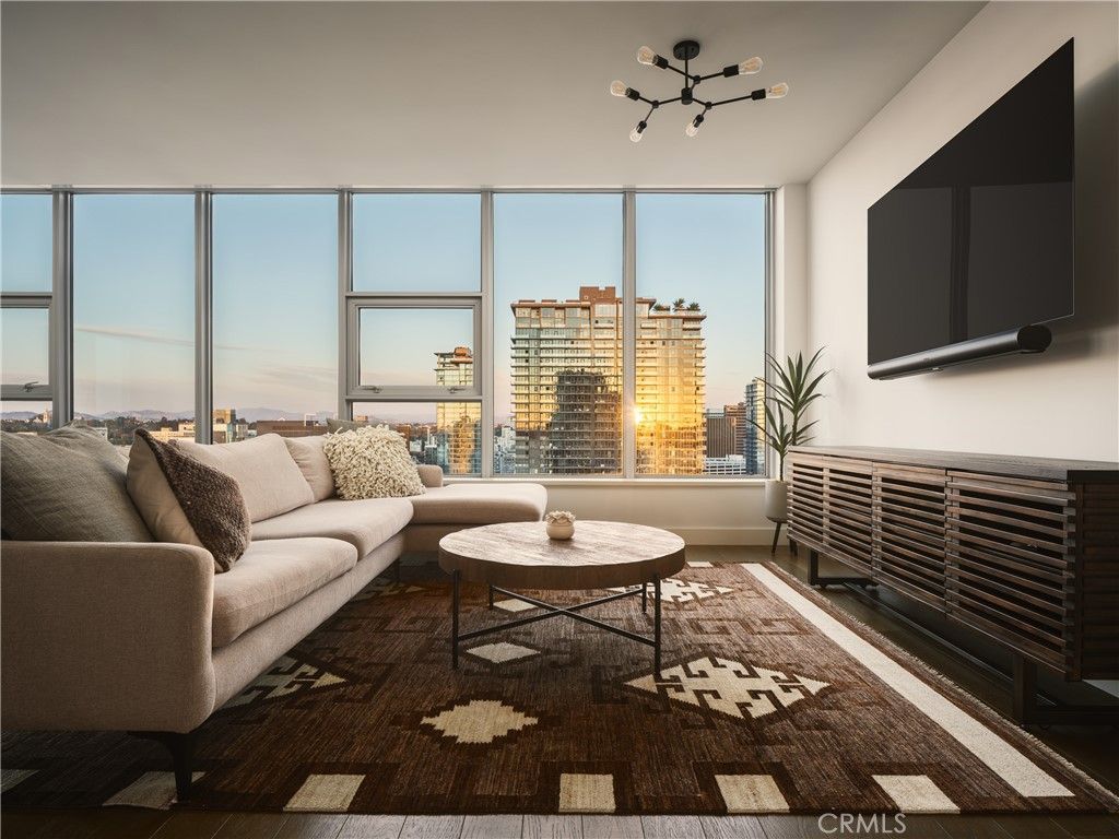 Image 5 of property listing at 1388 Kettner Boulevard 2803, San Diego, CA 92101