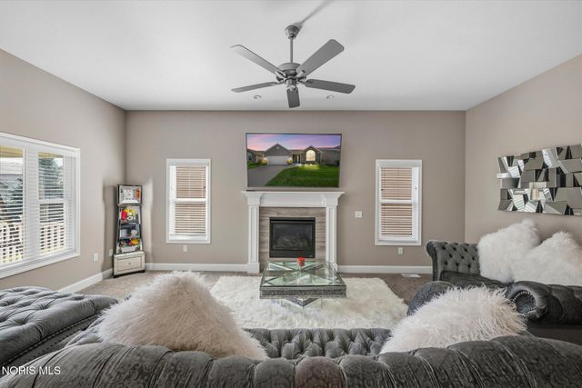 718 Meadowland Trail, Toledo, OH 43615