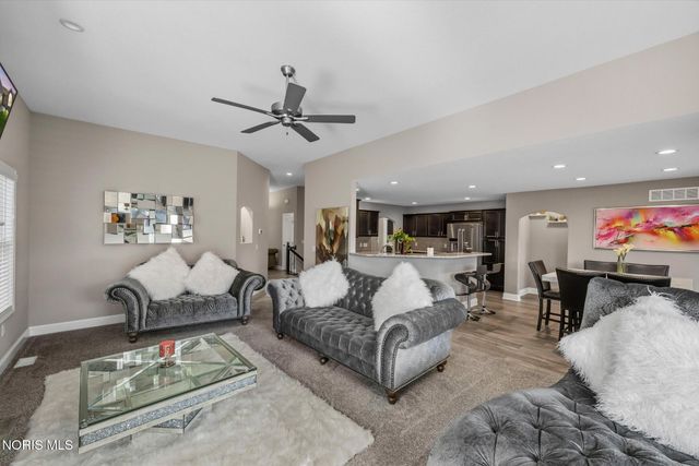 718 Meadowland Trail, Toledo, OH 43615
