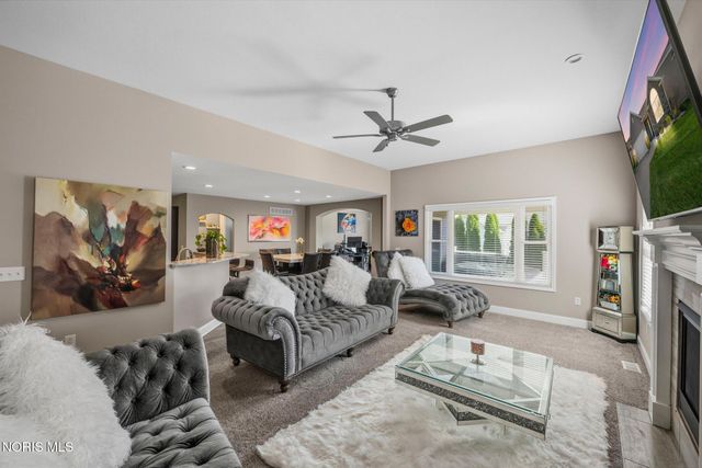 718 Meadowland Trail, Toledo, OH 43615