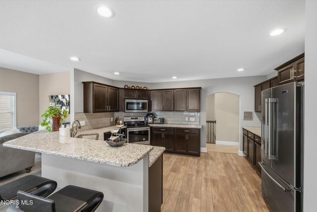 718 Meadowland Trail, Toledo, OH 43615