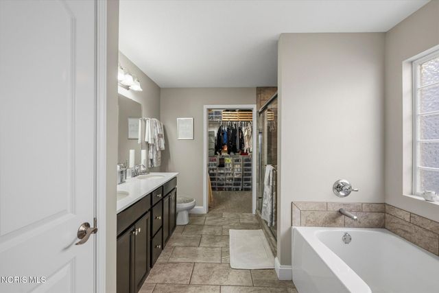 718 Meadowland Trail, Toledo, OH 43615