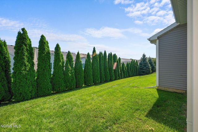 718 Meadowland Trail, Toledo, OH 43615
