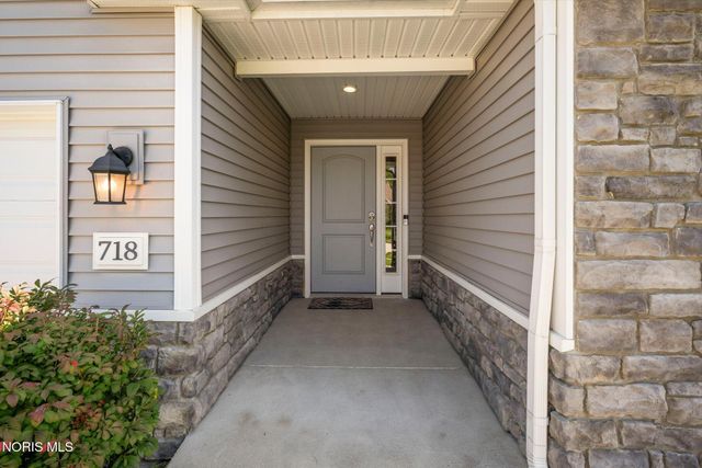 718 Meadowland Trail, Toledo, OH 43615
