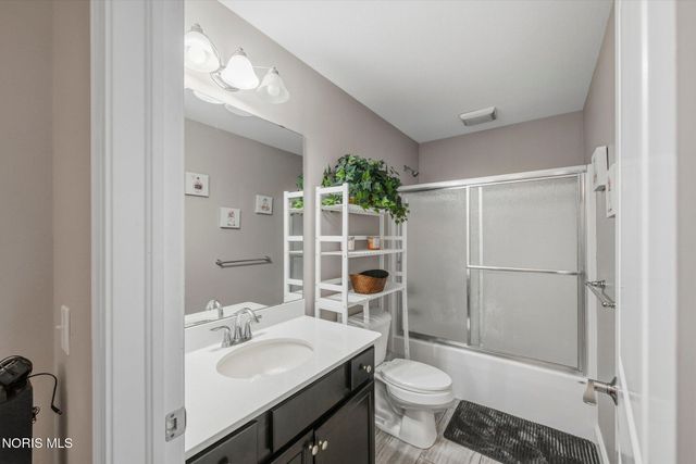718 Meadowland Trail, Toledo, OH 43615