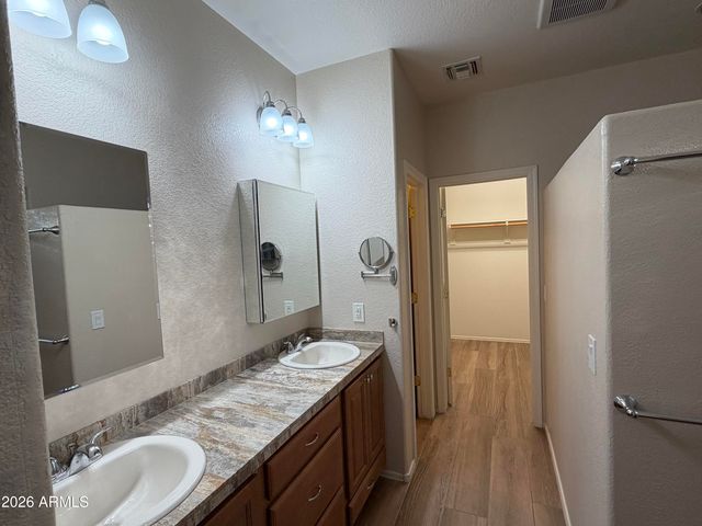 8498 W QUAIL TRACK Drive, Peoria, AZ 85383