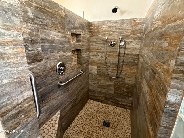 8498 W QUAIL TRACK Drive, Peoria, AZ 85383