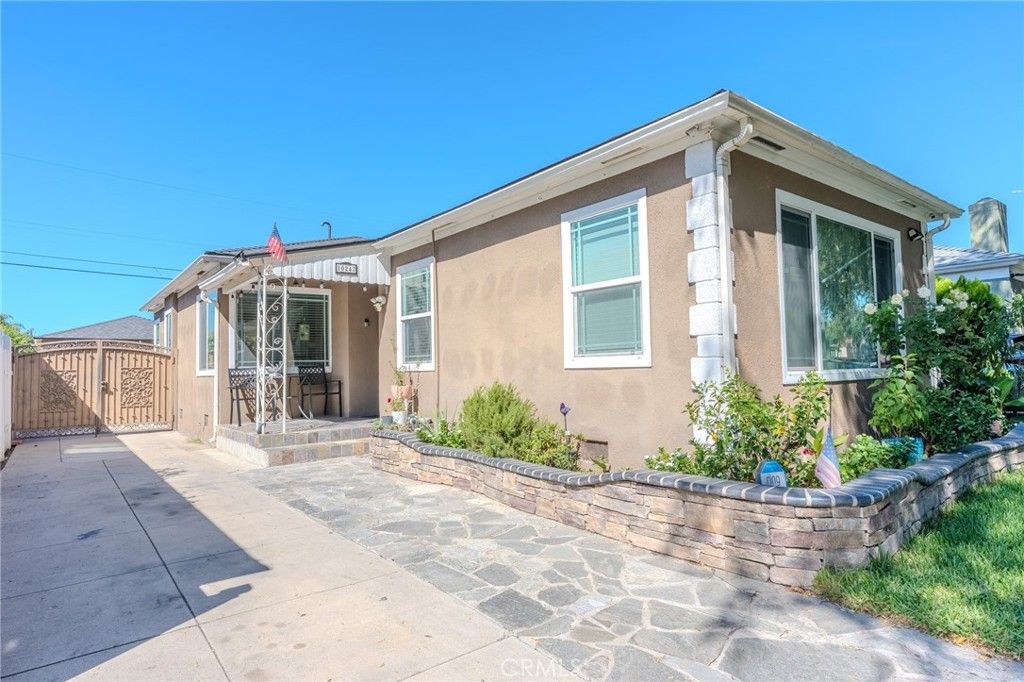 10247 Jackson Avenue, South Gate, CA 90280 — photo 2