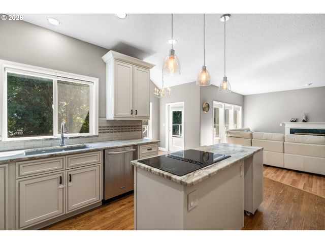 4000 Sw 30TH Dr, Gresham, OR 97080