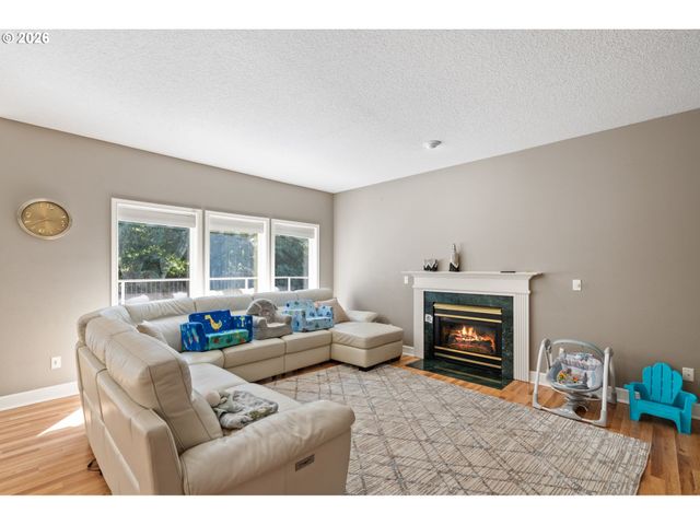 4000 Sw 30TH Dr, Gresham, OR 97080