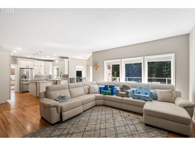 4000 Sw 30TH Dr, Gresham, OR 97080