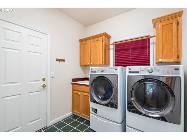 4000 Sw 30TH Dr, Gresham, OR 97080