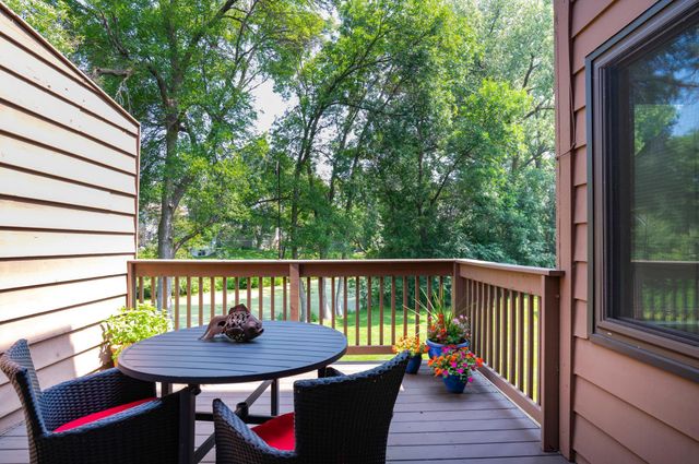 11270 36th Place N, Plymouth, MN 55441