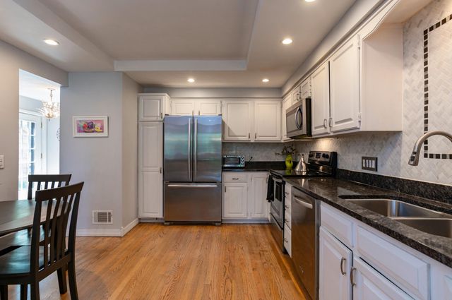 11270 36th Place N, Plymouth, MN 55441