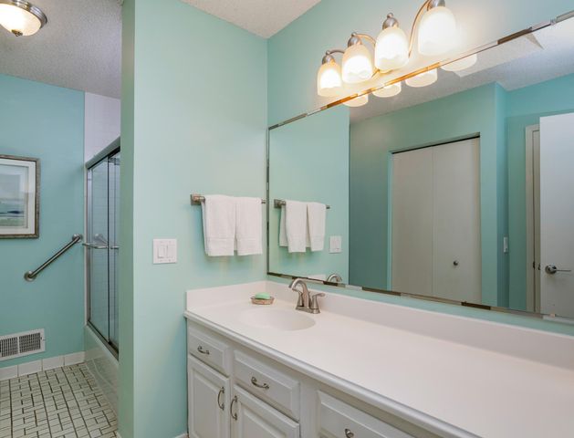 11270 36th Place N, Plymouth, MN 55441