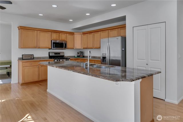 5702 Hazel Loop SE, Auburn, WA 98092