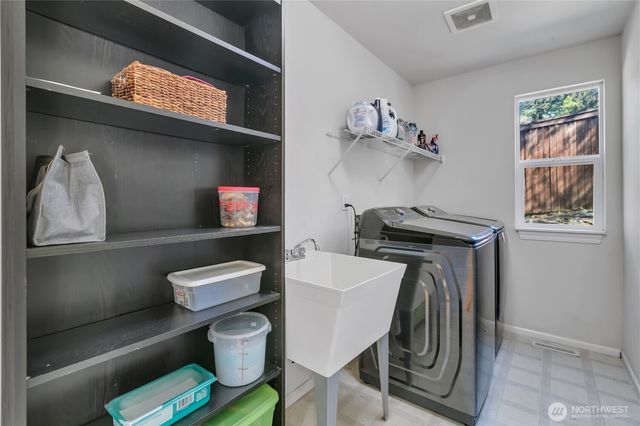 5702 Hazel Loop SE, Auburn, WA 98092