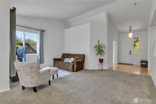 5702 Hazel Loop SE, Auburn, WA 98092