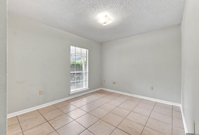 8535 Barnett Dr, Baton Rouge, LA 70809