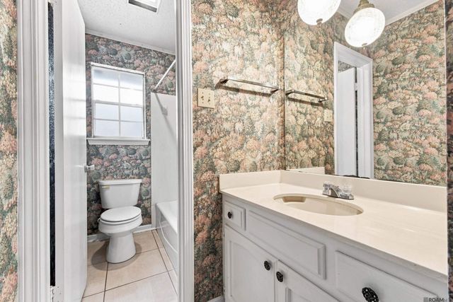 8535 Barnett Dr, Baton Rouge, LA 70809
