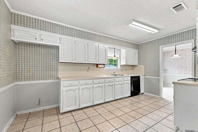 8535 Barnett Dr, Baton Rouge, LA 70809