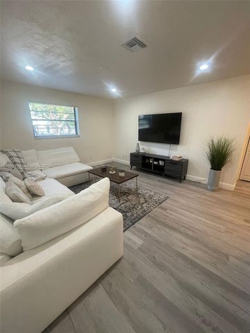 1736 N 16th Ct A, Hollywood, FL 33020