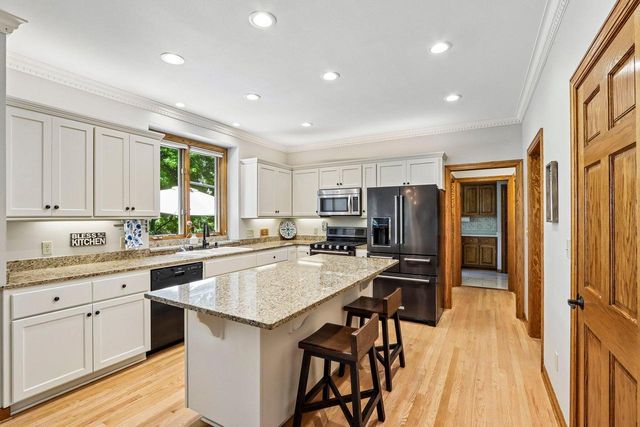 W288N3341 Lost Creek COURT, Pewaukee, WI 53072