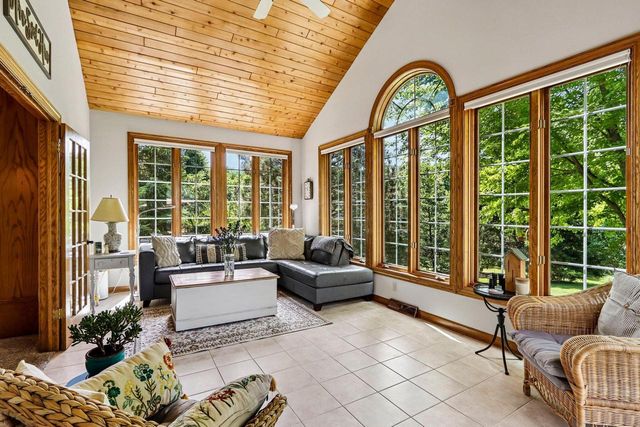 W288N3341 Lost Creek COURT, Pewaukee, WI 53072