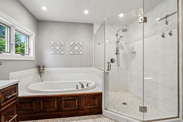 W288N3341 Lost Creek COURT, Pewaukee, WI 53072