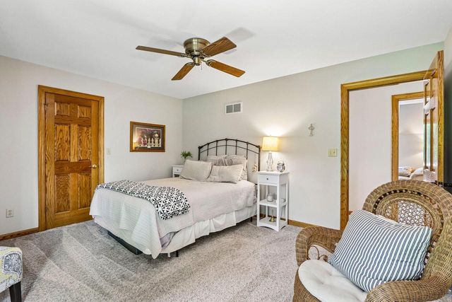 W288N3341 Lost Creek COURT, Pewaukee, WI 53072
