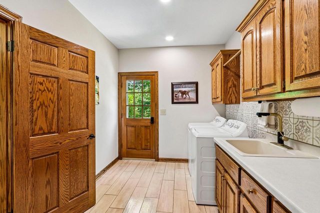 W288N3341 Lost Creek COURT, Pewaukee, WI 53072