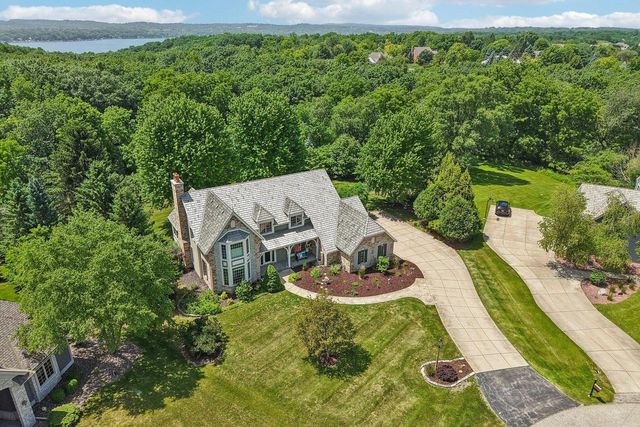 W288N3341 Lost Creek COURT, Pewaukee, WI 53072