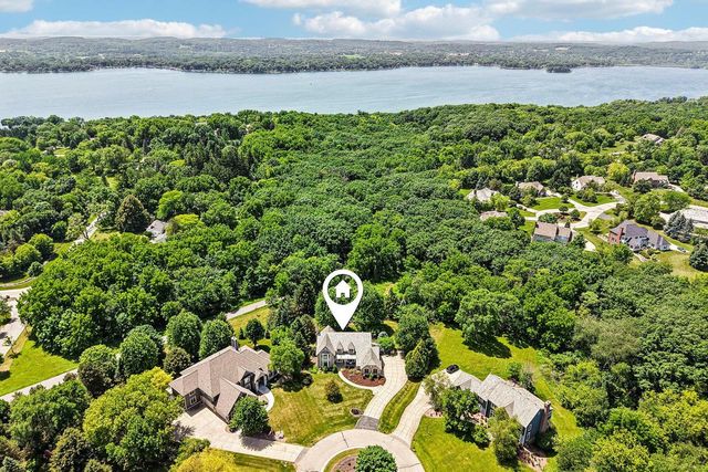 W288N3341 Lost Creek COURT, Pewaukee, WI 53072