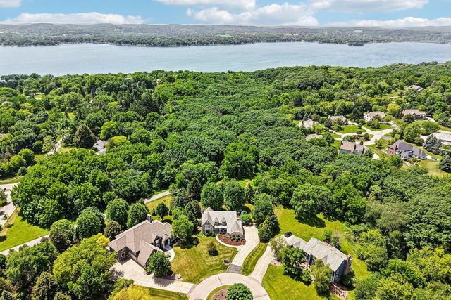 W288N3341 Lost Creek COURT, Pewaukee, WI 53072