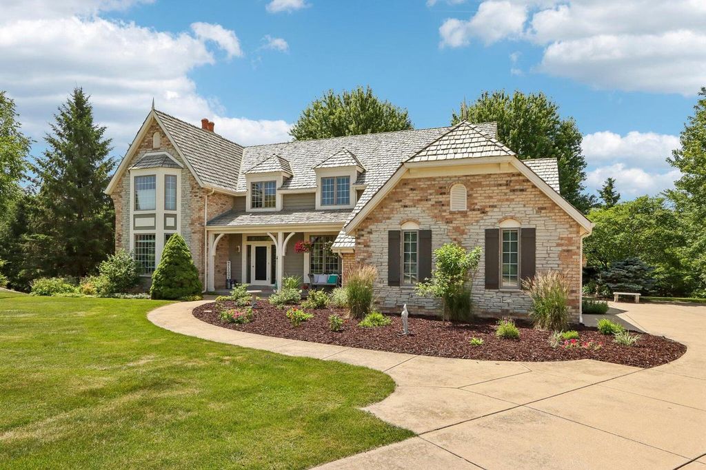 W288N3341 Lost Creek COURT, Pewaukee, WI 53072