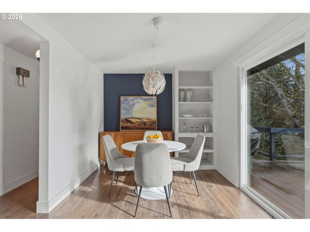 10050 Nw BRADY Ln, Portland, OR 97229