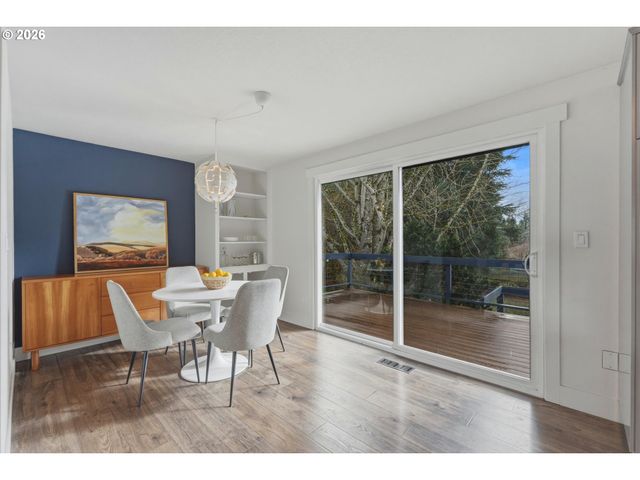 10050 Nw BRADY Ln, Portland, OR 97229