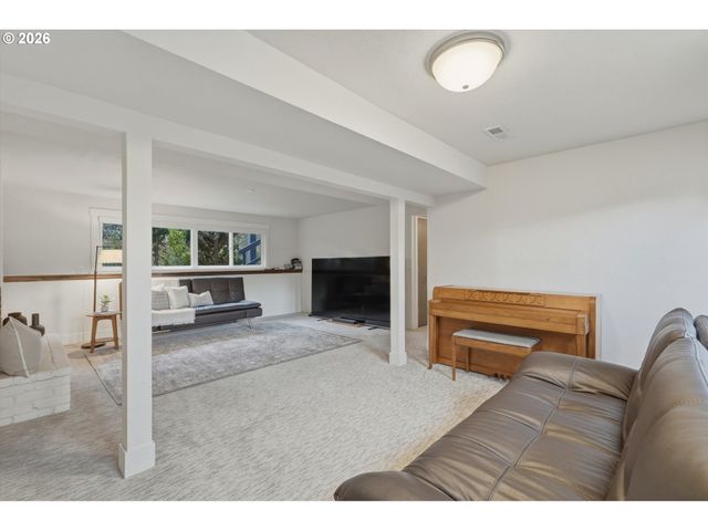 10050 Nw BRADY Ln, Portland, OR 97229