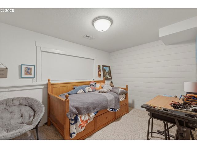 10050 Nw BRADY Ln, Portland, OR 97229