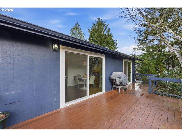 10050 Nw BRADY Ln, Portland, OR 97229