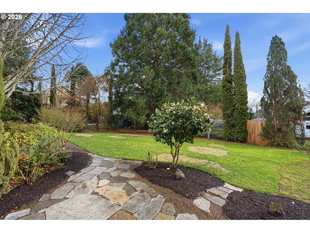 10050 Nw BRADY Ln, Portland, OR 97229