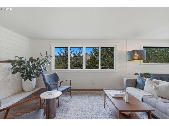 10050 Nw BRADY Ln, Portland, OR 97229