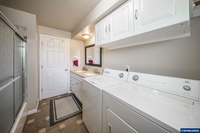 1166 N Douglas Av, Stayton, OR 97383