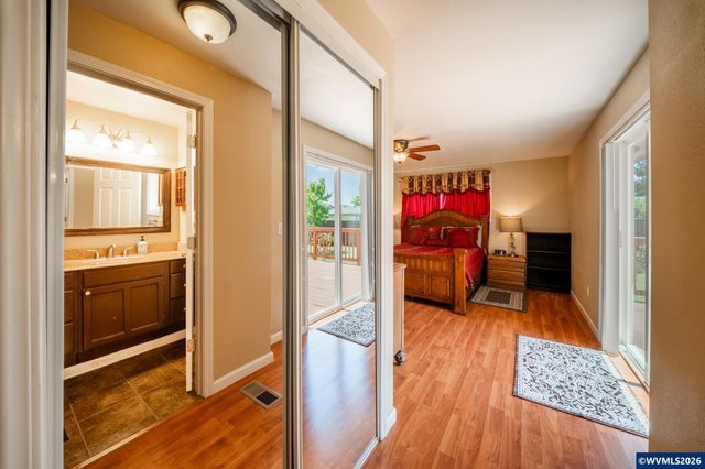 1166 N Douglas Av, Stayton, OR 97383