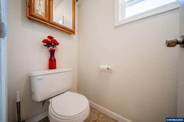 1166 N Douglas Av, Stayton, OR 97383