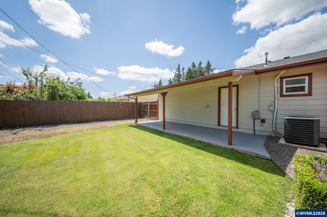 1166 N Douglas Av, Stayton, OR 97383