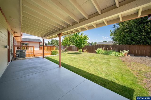 1166 N Douglas Av, Stayton, OR 97383