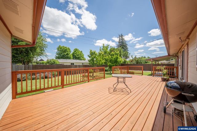 1166 N Douglas Av, Stayton, OR 97383