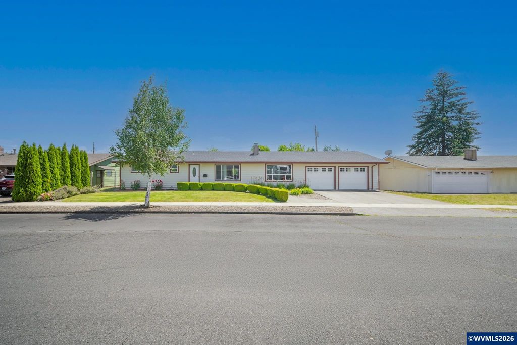 1166 N Douglas Av, Stayton, OR 97383