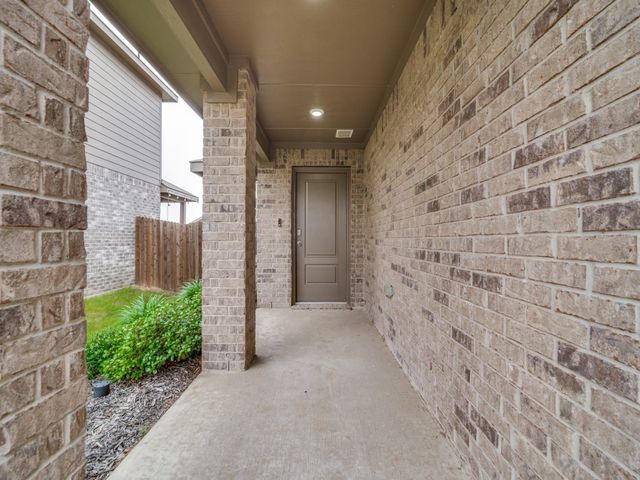 911 Corral Street, Royse City, TX 75189
